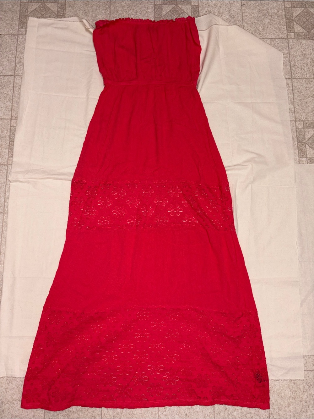 Timing Bohemian Red Strapless Maxi Sundress With Sheer Lace Inserts Size Large